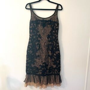 Carmen Marc Valvo Women's Lace Pattern Knee Length Dress Size 6